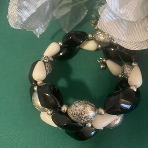 Elegant Black and White Beaded Bracelet